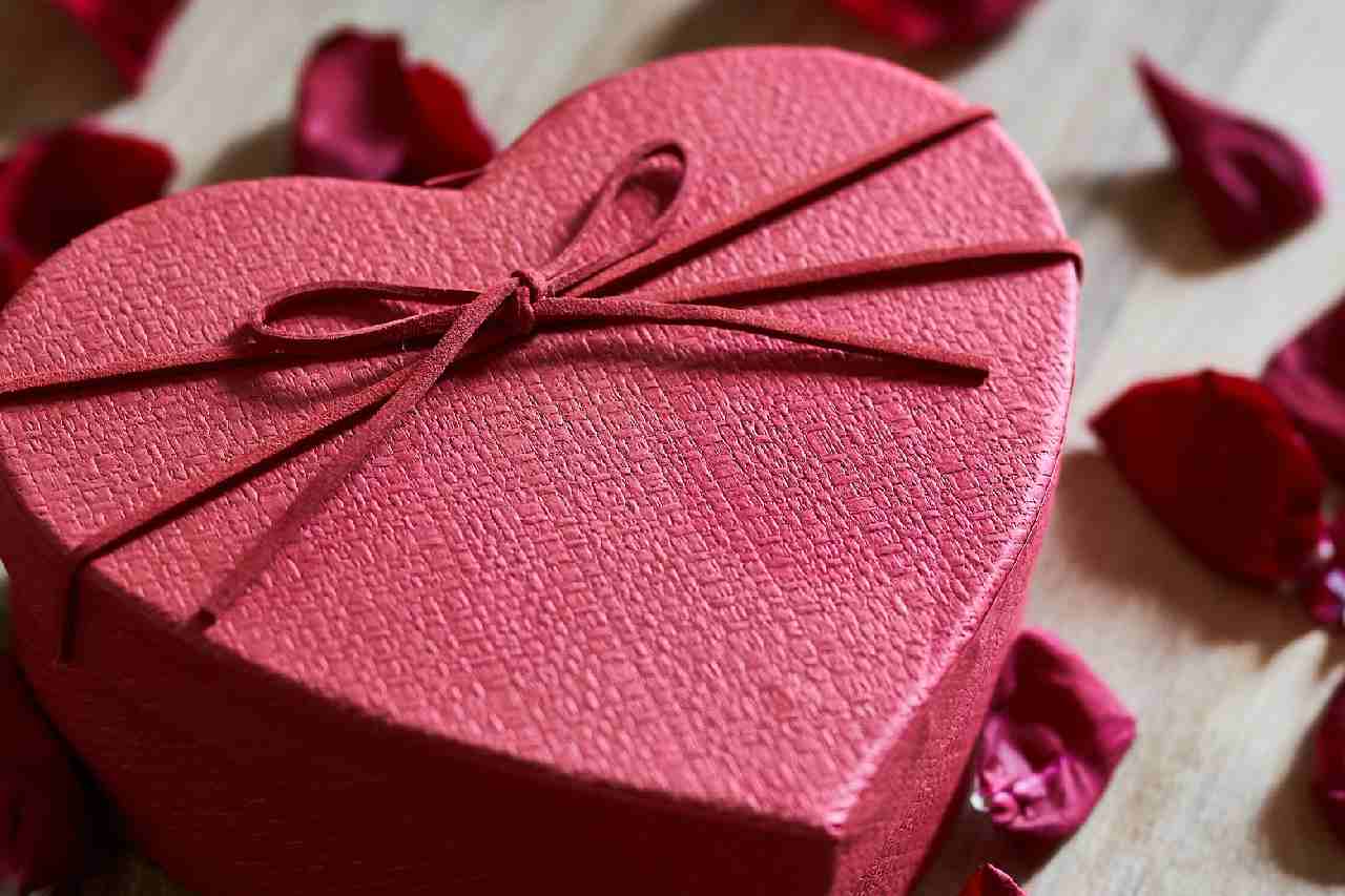 Scatola con Cuore Rossa per San Valentino – Confezione da 100 Pezzi (1